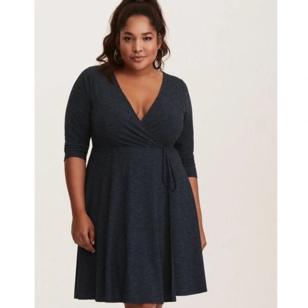 Torrid Mini Rib Knit Wrap Dress Heathered Blue/Black size 4 - Picture 2 of 5
